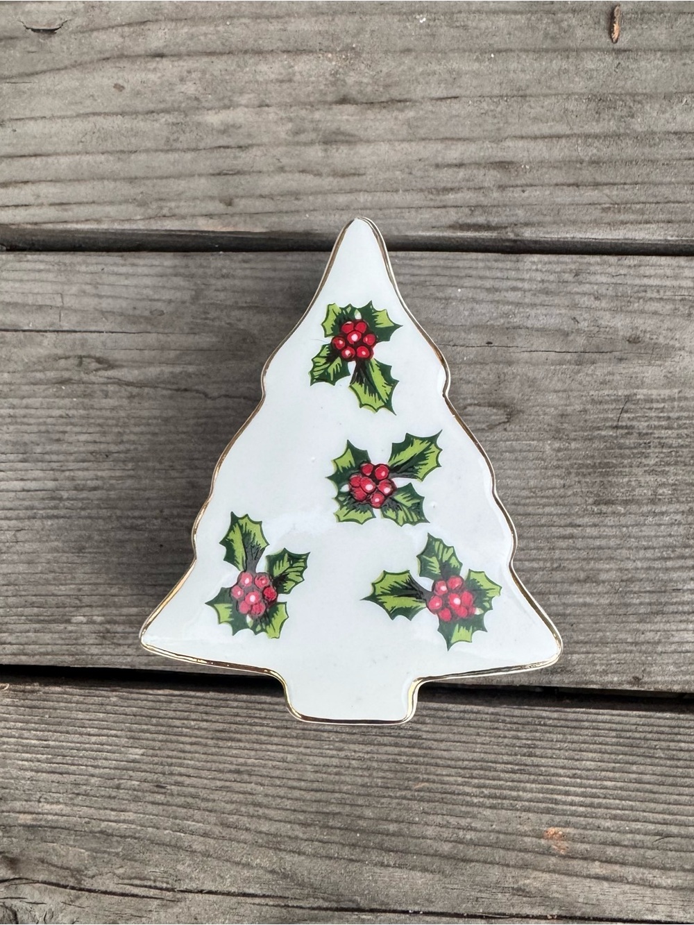 Vintage Lefton China Christmas Tree Porcelain Trinket Box (Holly & Berries #453)